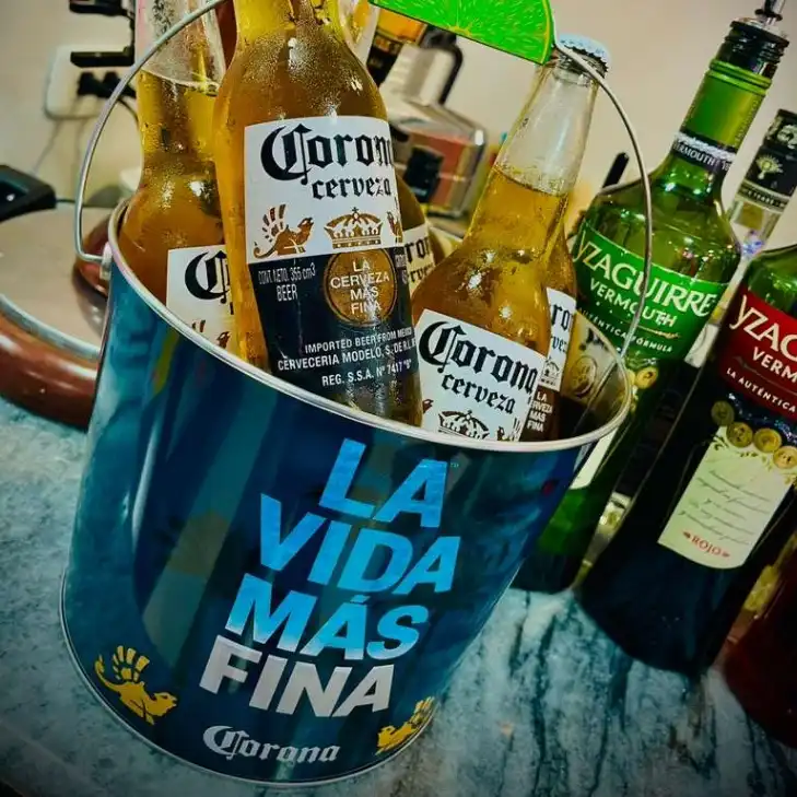 Cubetazo de cerveza Corona